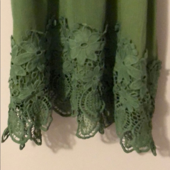 Halter top - Picture 2 of 3